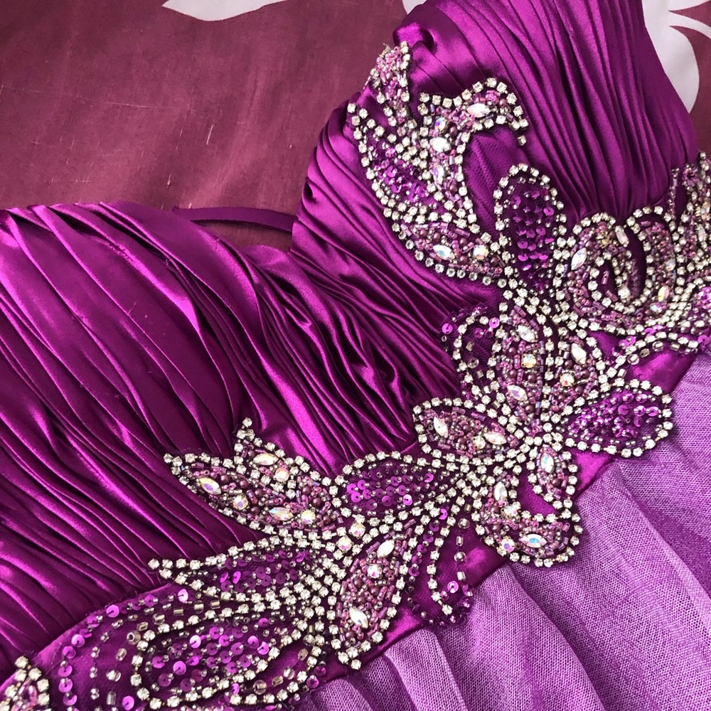 PROM DRESS! - Picture 3 of 6
